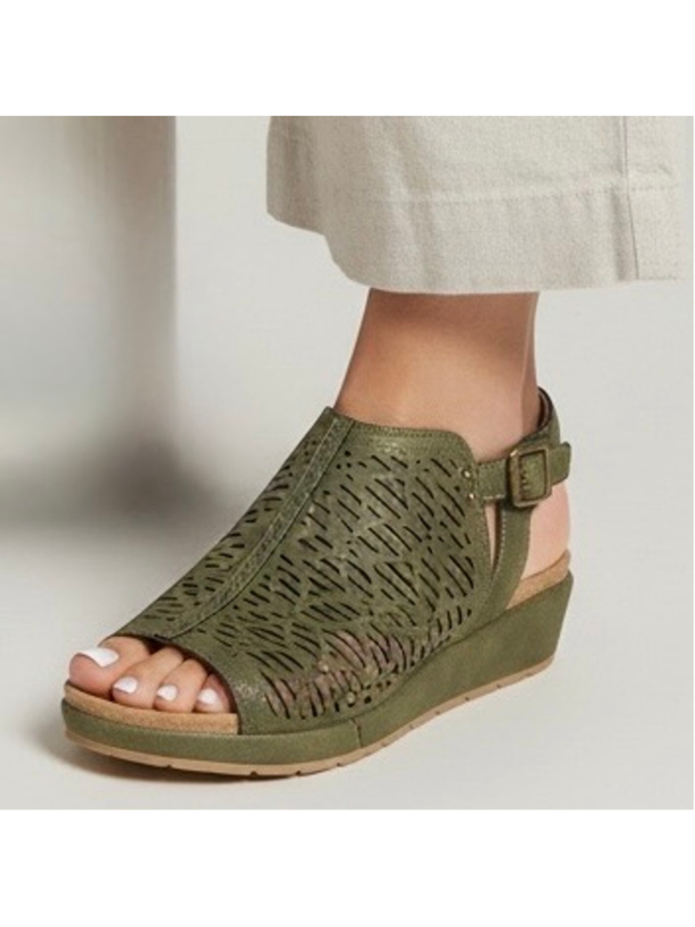 Sz 10W Olive / Army Green Laser Cut Out Tessa Wedge Sandal JBU Jambu & Co